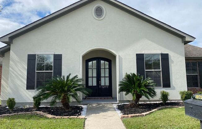 Stunning 4 bedroom 2 bath home in Baton Rouge