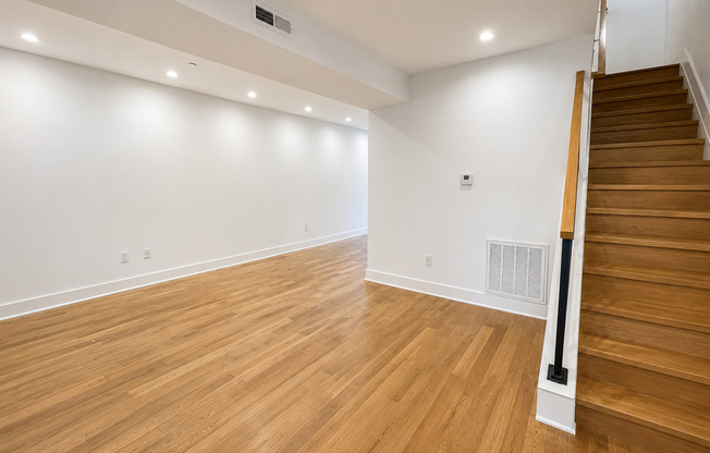 727 Quebec Pl