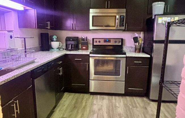 1 bed, 1 bath, 600 sqft, $1,649, Unit 325