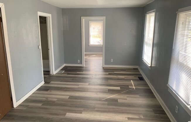 Newly renovated 1 bed 1 bath in the heart of Peoria!