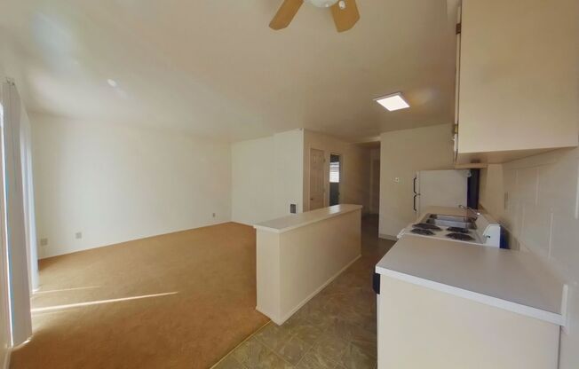 1 bed, 1 bath, $1,150, Unit 9