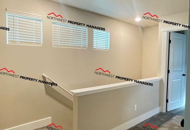 3 beds, 2.5 baths, 1,150 sqft, $1,895, Unit #R-2