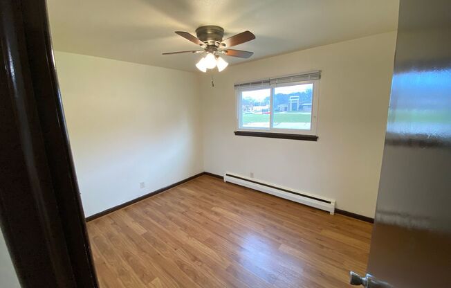 1 bed, 1 bath, 700 sqft, $925, Unit 02