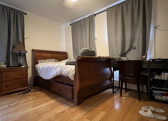 2 beds, 1 bath, 795 sqft, $3,500, Unit 24