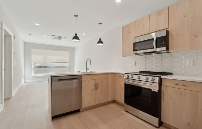 1 bed, 1 bath, 618 sqft, $1,800, Unit Unit 636