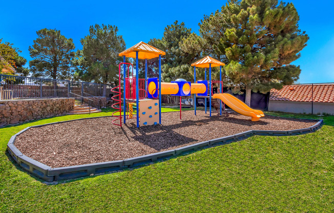 El Paso Apartment Playground - Retreat at Mesa Hills