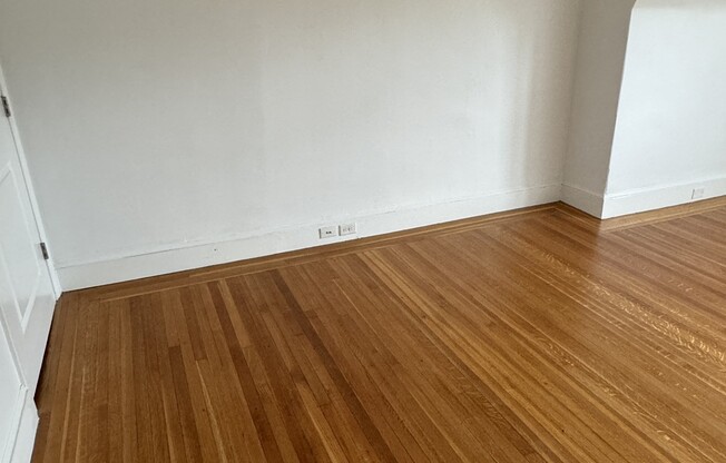 3 beds, 2 baths, 1,600 sqft, $4,200, Unit 3