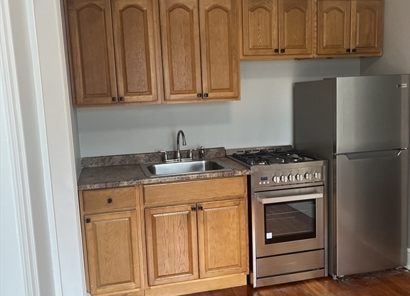 Studio, 1 bath, 650 sqft, $2,350, Unit 29