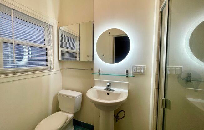 Studio, 1 bath, $1,600, Unit 2A