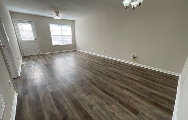 1 bed, 1 bath, 765 sqft, $1,125, Unit 2700-4