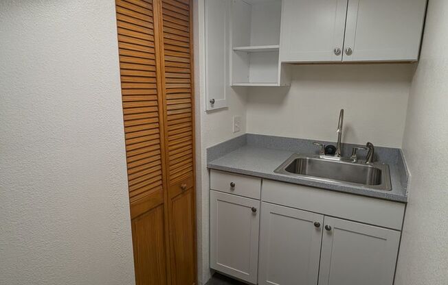 1 bed, 1 bath, $1,350, Unit UNIT B