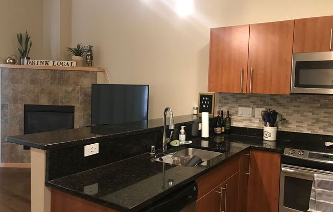 1 bed, 1.5 baths, 1,022 sqft, $1,950, Unit 104
