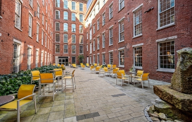 1 bed, 1 bath, 1,040 sqft, $2,400, Unit 142