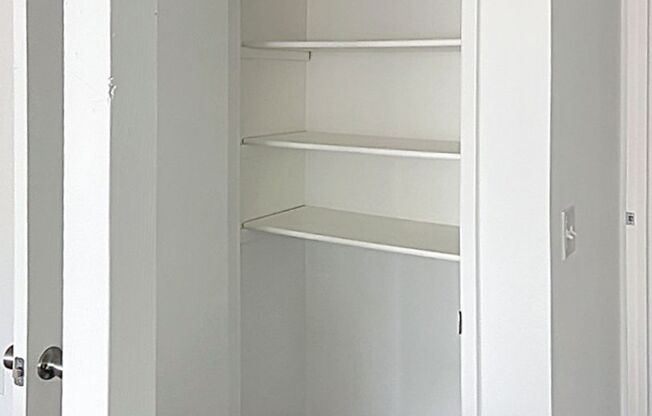 1 bed, 1 bath, 680 sqft, $1,330, Unit 56