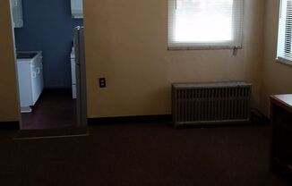 2 beds, 1 bath, $1,600, Unit 2