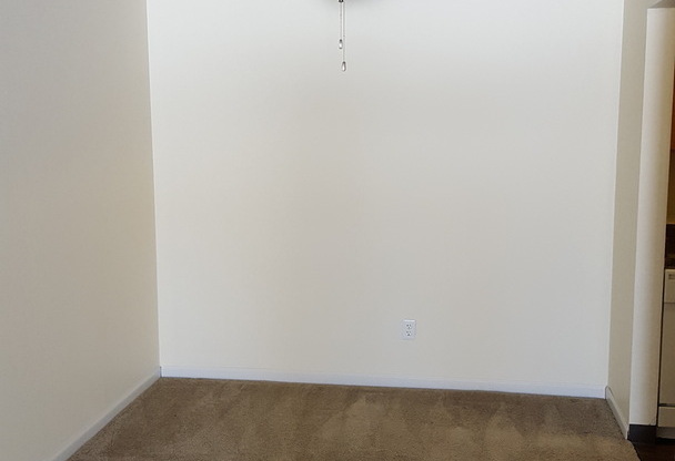 2 beds, 2 baths, 960 sqft, $1,325, Unit 33 - 04