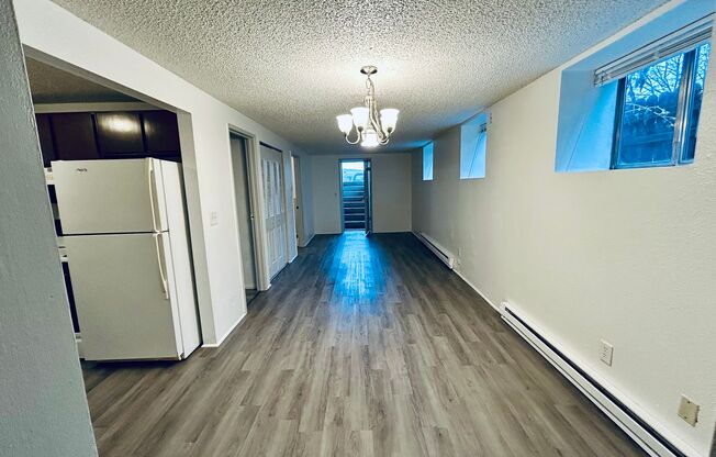 1 bed, 1 bath, 725 sqft, $1,175, Unit B