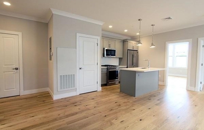 31 ORLEANS ST