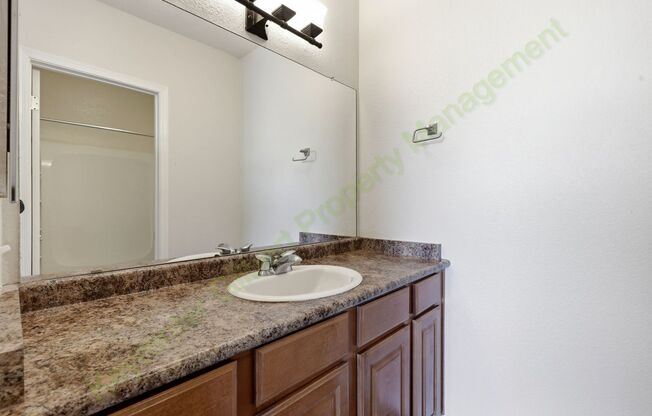 2 beds, 2 baths, $1,600
