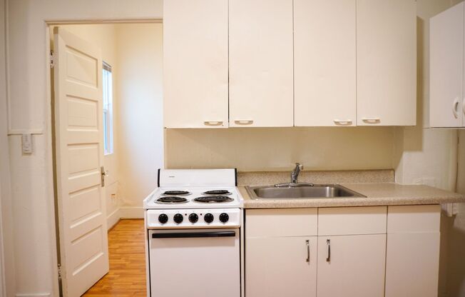 1 bed, 1 bath, $1,025, Unit 208