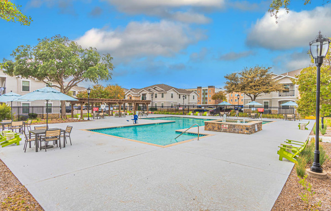 Dominium_Rosemont at Mayfield Villas_Outdoor Swimming Pool