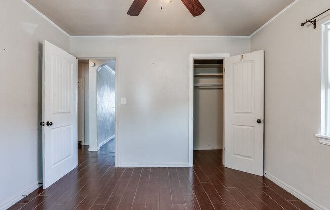 2 beds, 1 bath, $1,200