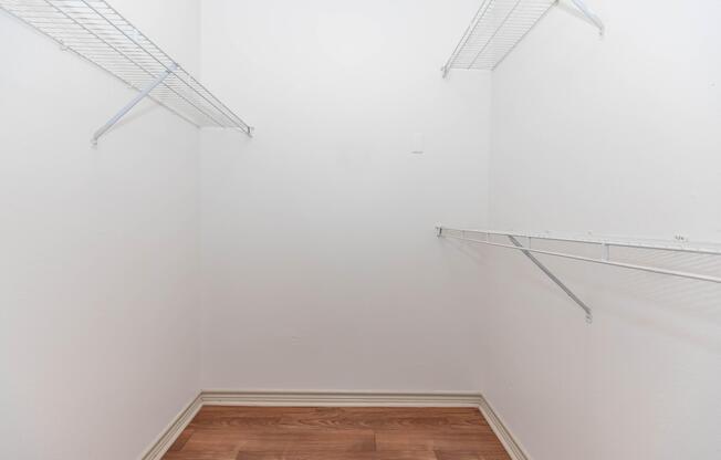 2 beds, 2 baths, 900 sqft, $1,283