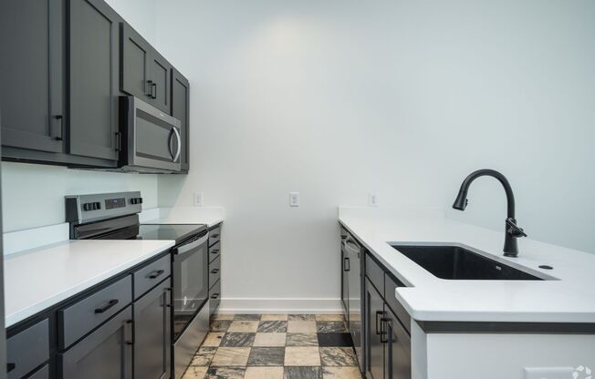 1 bed, 1 bath, 1,100 sqft, $1,595