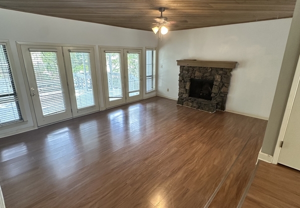 8370 ARMSCOTE PL