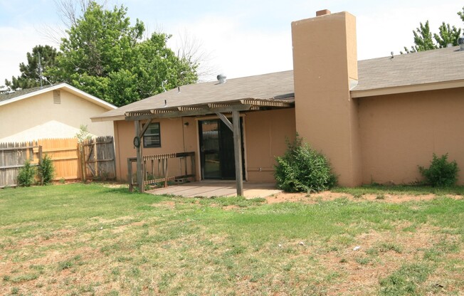 Newly Re-Modeled 3 Bedroom 2 Bath Home near Zia Elementary