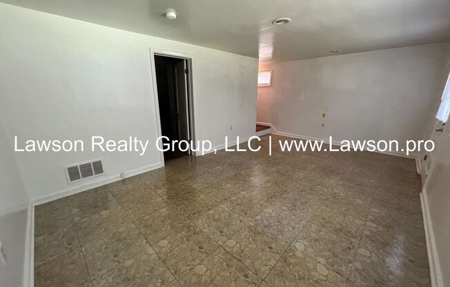 2 beds, 1 bath, 1,280 sqft, $1,075, Unit Forest Hill 338