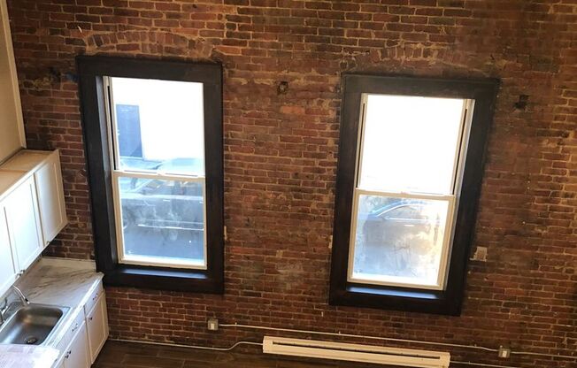 36 W Front St