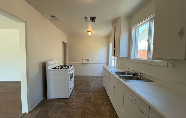 Arleta 3+2 w/walk-in closet, backyard + 2 car garage!