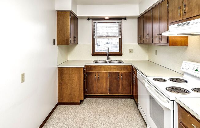 2 beds, 1 bath, $850, Unit 6646-1