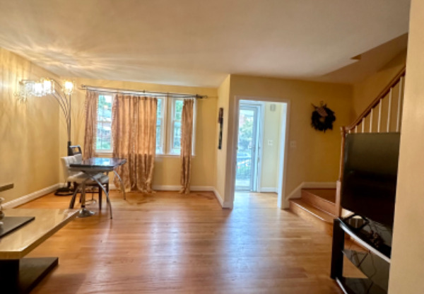 309 STRATFORD RD