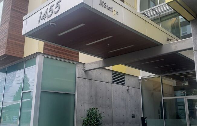 Furnished Condo in Overlook Neighborhood!