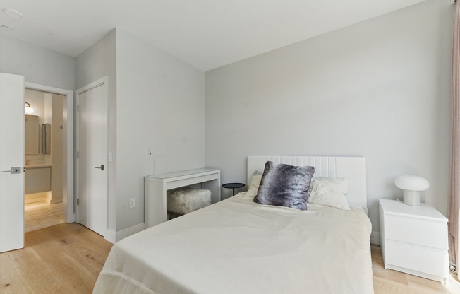 2 beds, 2 baths, 946 sqft, $4,500, Unit 524