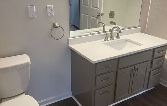 2 beds, 2 baths, 1,033 sqft, $1,599, Unit 18-18204