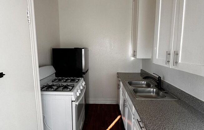4144 W Adams Blvd