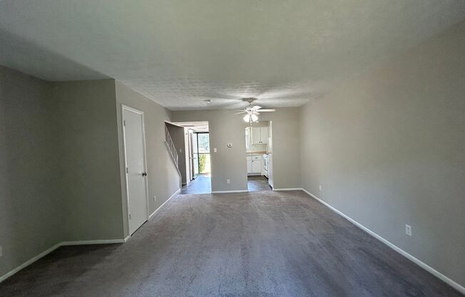 2 beds, 1.5 baths, 1,100 sqft, $975