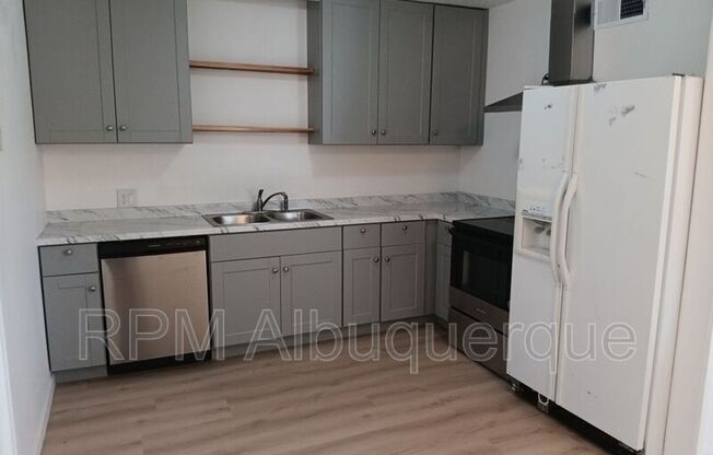8815 MENAUL NE