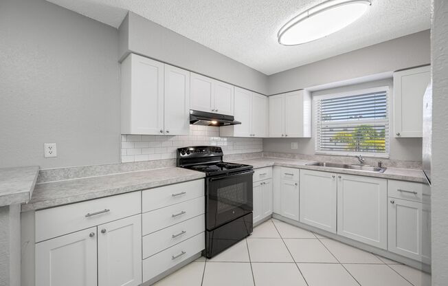 2 beds, 1.5 baths, 850 sqft, $1,575, Unit B111