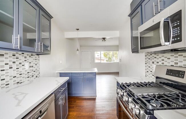 1042 Leighton Ave (B)