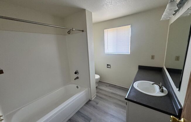 1 bed, 1 bath, 720 sqft, $1,675, Unit C106