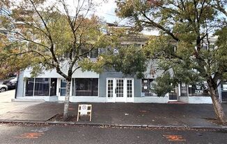 2333 SW 6th Avenue #B ~ MOVE IN SPECIAL- $1000 Off 1st Month's Rent!-Charming Unit near PSU & OHSU