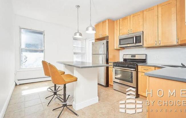 801 MANHATTAN AVE