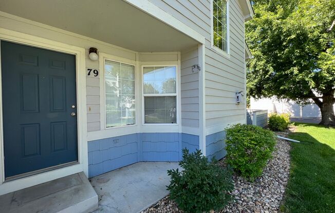 Charming 2 Bed/1.5 Townhome in Fabulous Longmont Location!