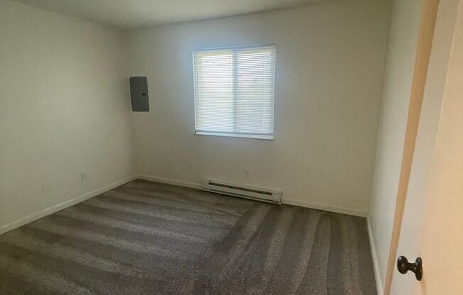 2 beds, 1 bath, 893 sqft, $1,325, Unit 112