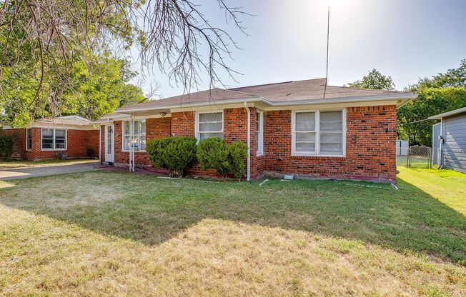 Ready for New Tenants-  4 Bed, 1 Bath Home in Richland Hills, Large Backyard, Birdville ISD- 76118