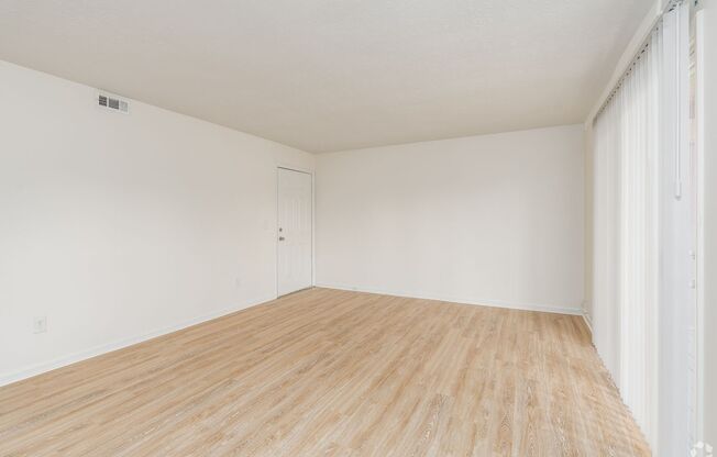 2 beds, 1 bath, 845 sqft, $1,325, Unit 94